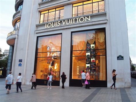 louis vuitton boutique paris france|Louis Vuitton official website Paris.